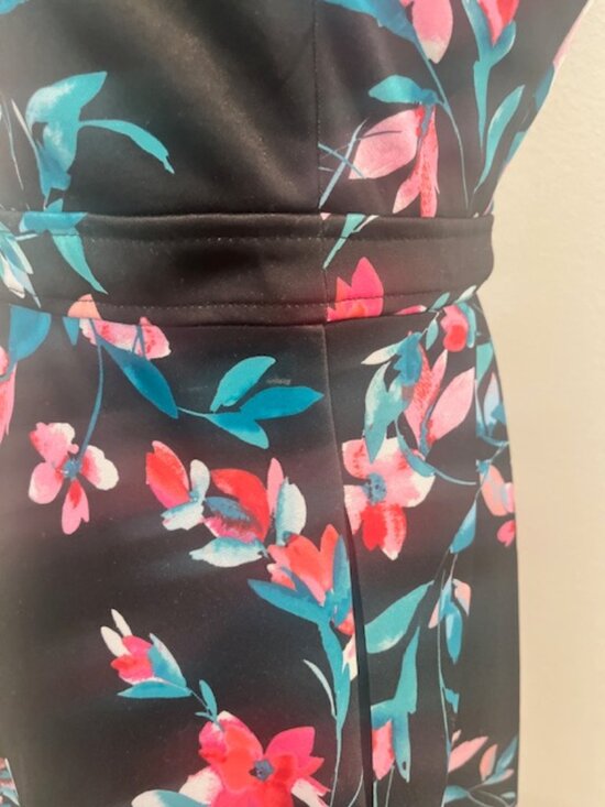 Vince Camuto Chic Dark Floral Cocktail Dress – Size Small ✨ - Picture 13 of 16